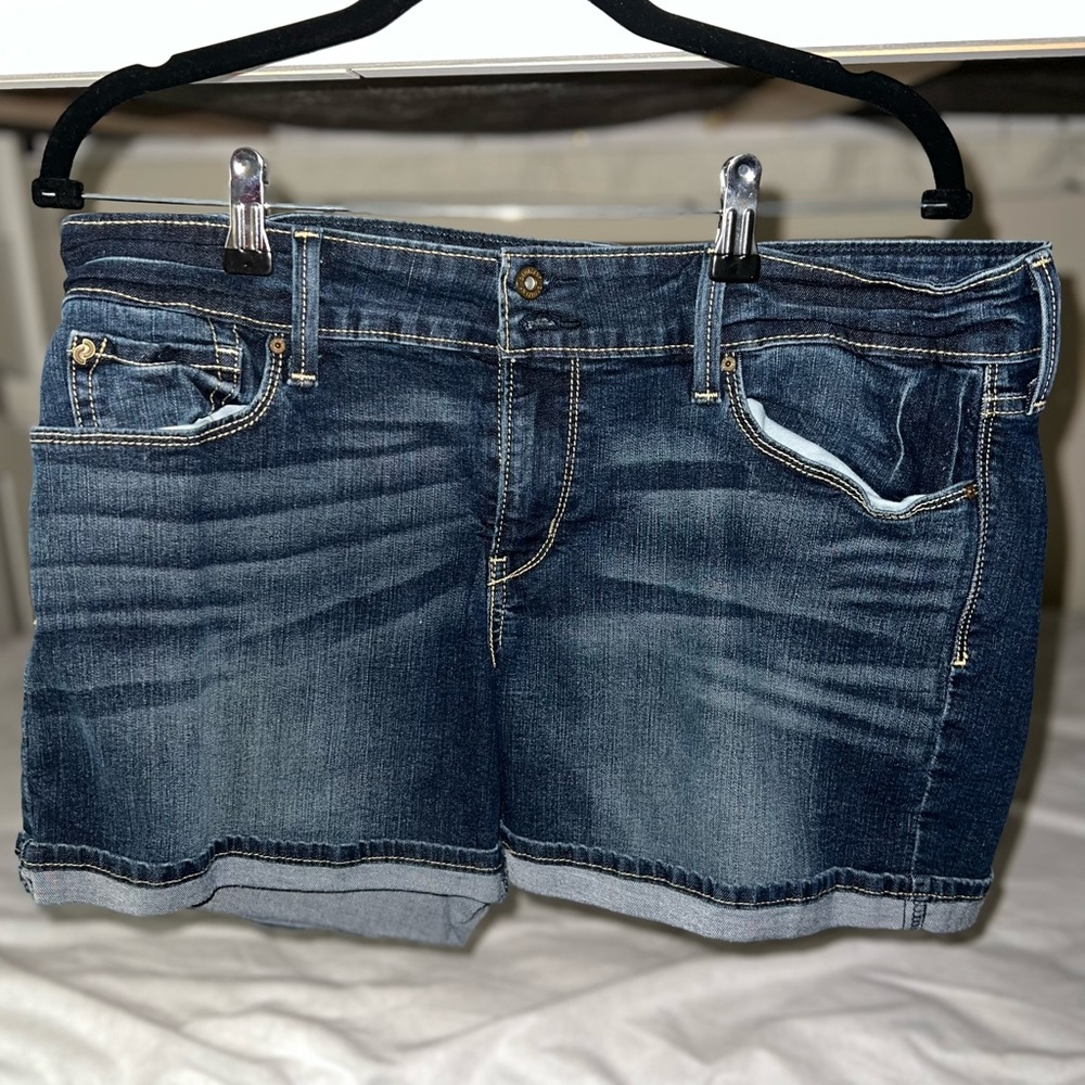 Size 14 Midi Levis
